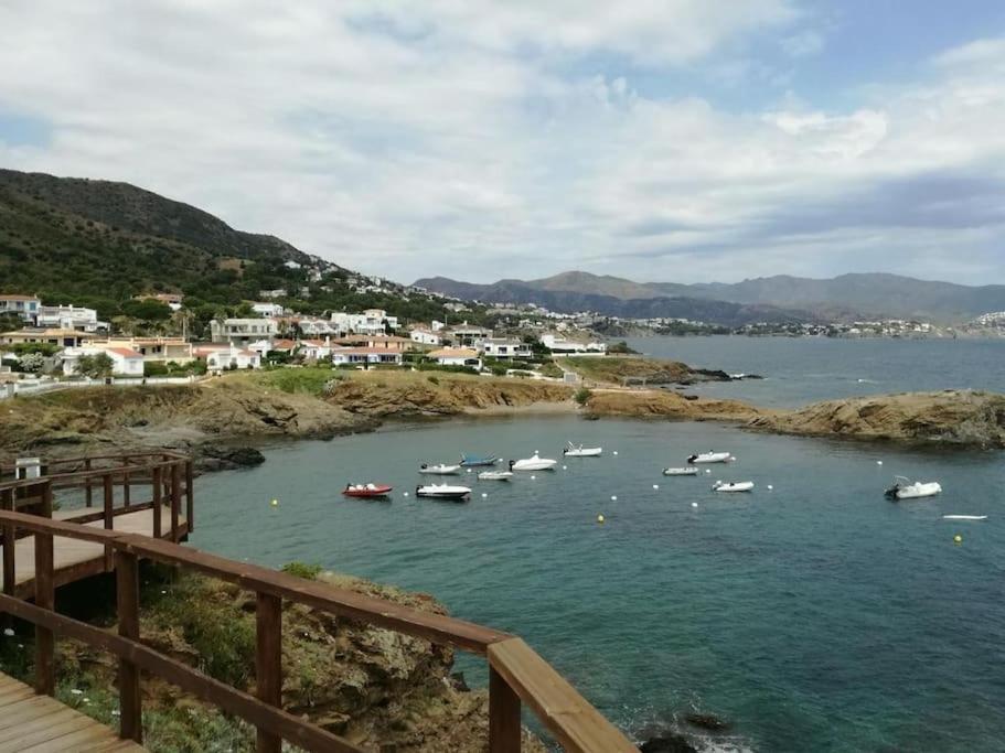 Residence Avec Piscine Face A La Mer, 1Ere Ligne Льянсса Экстерьер фото
